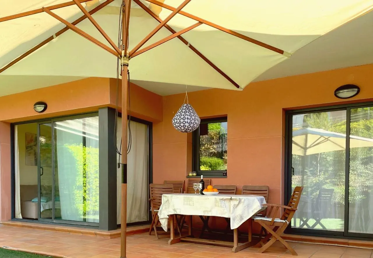 Pretty Garden Apartment Next To A Charming Beach 滨海略雷特