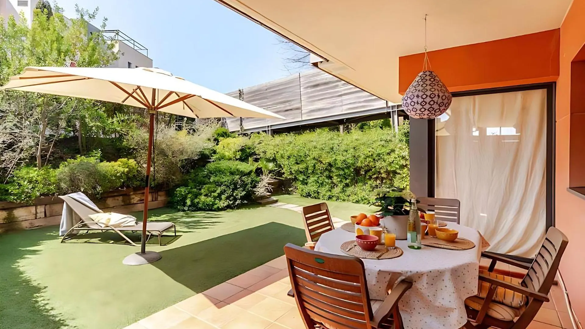 Pretty Garden Apartment Next To A Charming Beach Lloret de Mar