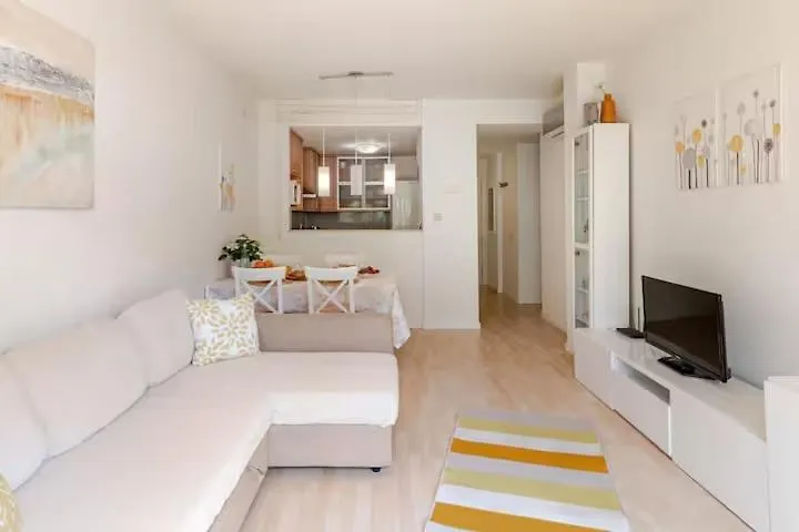 Pretty Garden Apartment Next To A Charming Beach Lloret de Mar